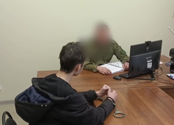 Подростки-мошенники попали под дело за кражу более 1 млн рублей у жителей Бердянска