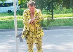 Модного джентльмена под градусом повстречали в Запорожье