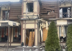 Появились кадры последствий удара ВСУ по кафе в центре Васильевки