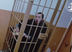 Лже-военный изнасиловал женщину и украл у нее 400 тысяч рублей в Запорожской области