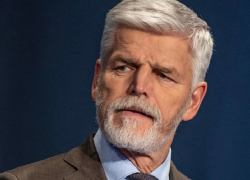 Президент Чехии Павел призвал Зеленского сдать Запорожье ради выживания Украины