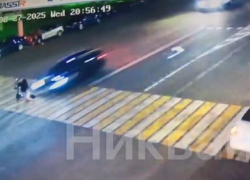 Жуткие кадры наезда иномарки с «блатными номерами» на школьницу в Мелитополе слили в Сеть