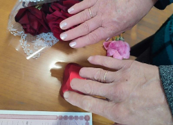 Женщина дождалась предложения мужа спустя 30 лет их совместной жизни в Токмаке 