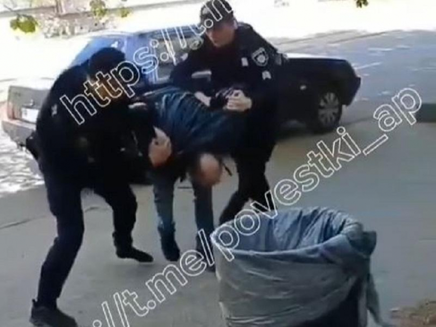 Дама с собачкой решила напугать полицаев ТикТоком во время «бусификации» в Запорожье