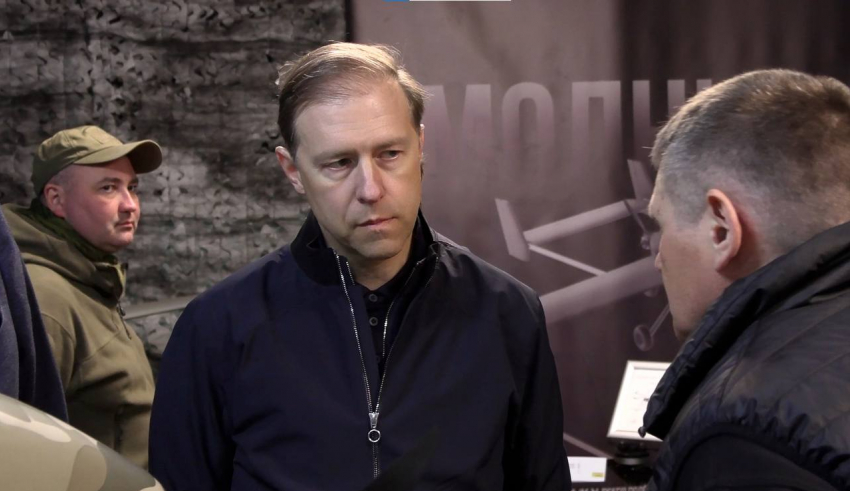 Первый вице-премьер Денис Мантуров посетил центр «Барс-Сармат» в Запорожской области