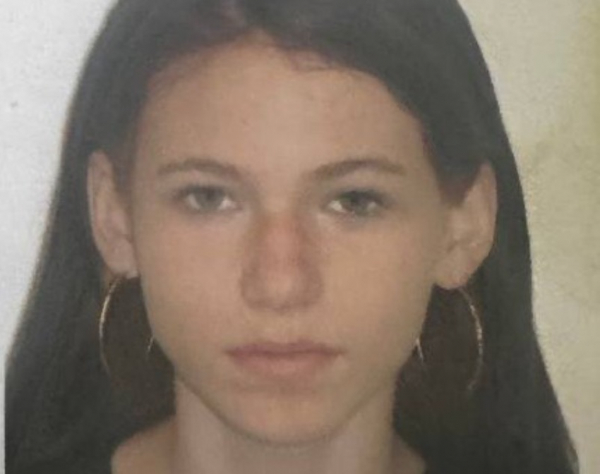Вышла из школы и не вернулась: в Куйбышевском районе ищут 15-летнюю девочку