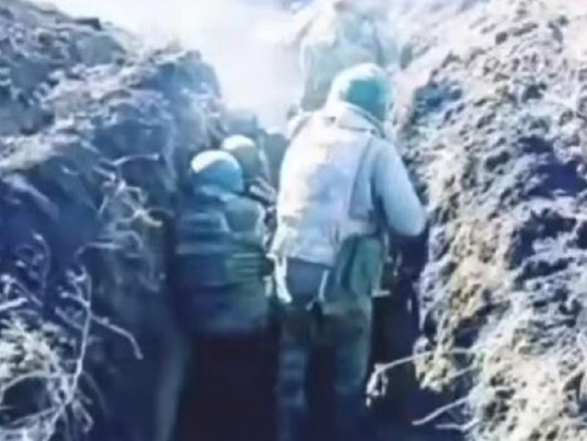 Бойцы ВС РФ показали на видео взятие в плен солдата ВСУ в Запорожской области