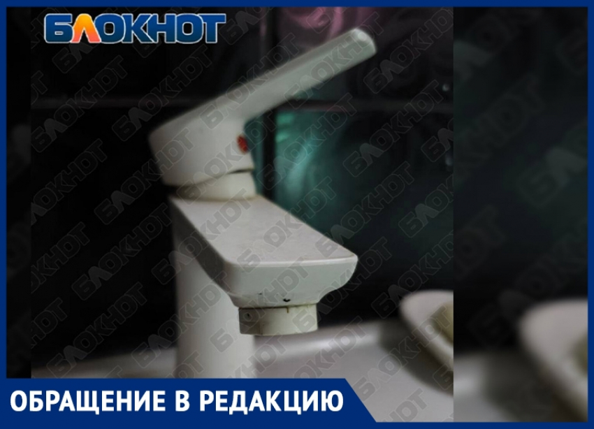 «Кран уже пересох»: жители части Васильевки неделю живут без воды