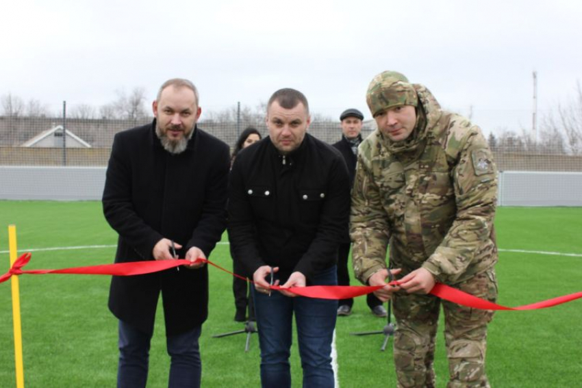 Новый спорткомплекс открылся в Куйбышевском районе в 36 км от линии фронта