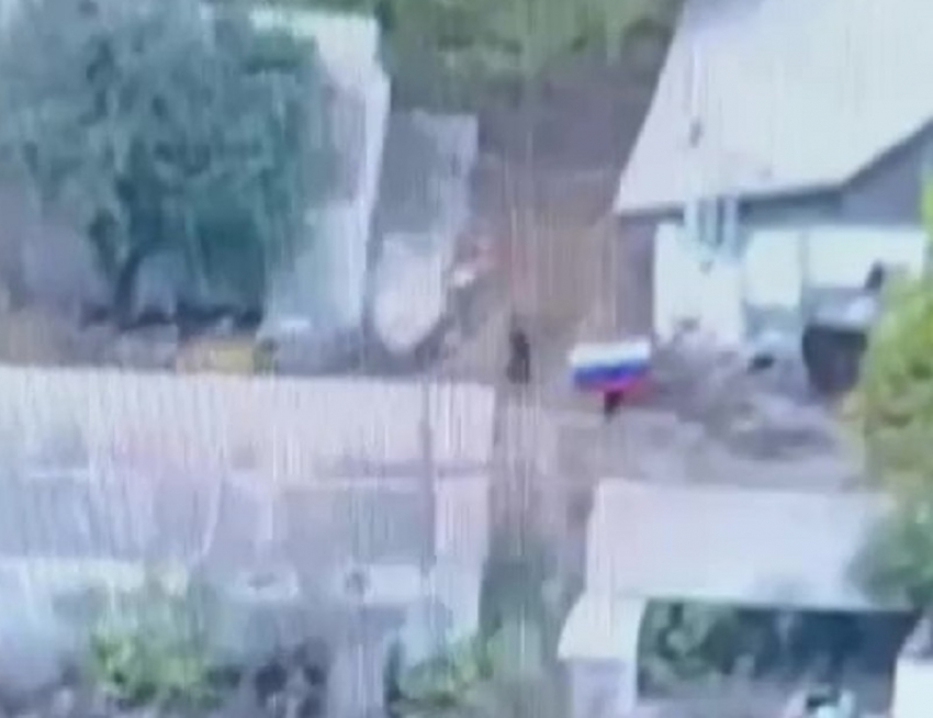 Российские бойцы показали триколор в Злагоде на стыке Запорожья и Днепропетровщины 