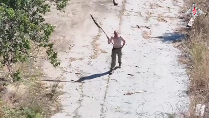 ВСУ убили дронами своего сослуживца, который шёл сдаваться в плен ВС РФ на Запорожском фронте СВО