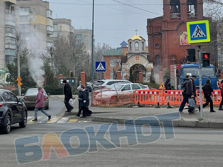 Авария на месте образования парового гейзера оставила без воды весь Мелитополь 