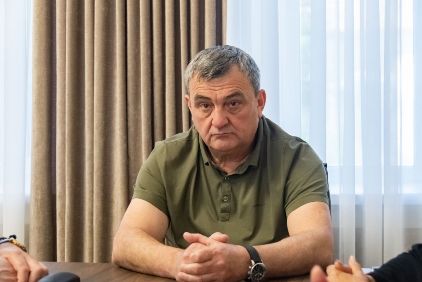 Мошенники взломали аккаунты мэра Мелитополя в соцсетях