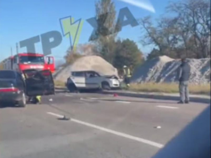 Запорожцы могли погибнуть в тройном ДТП на трассе острова Хортица 