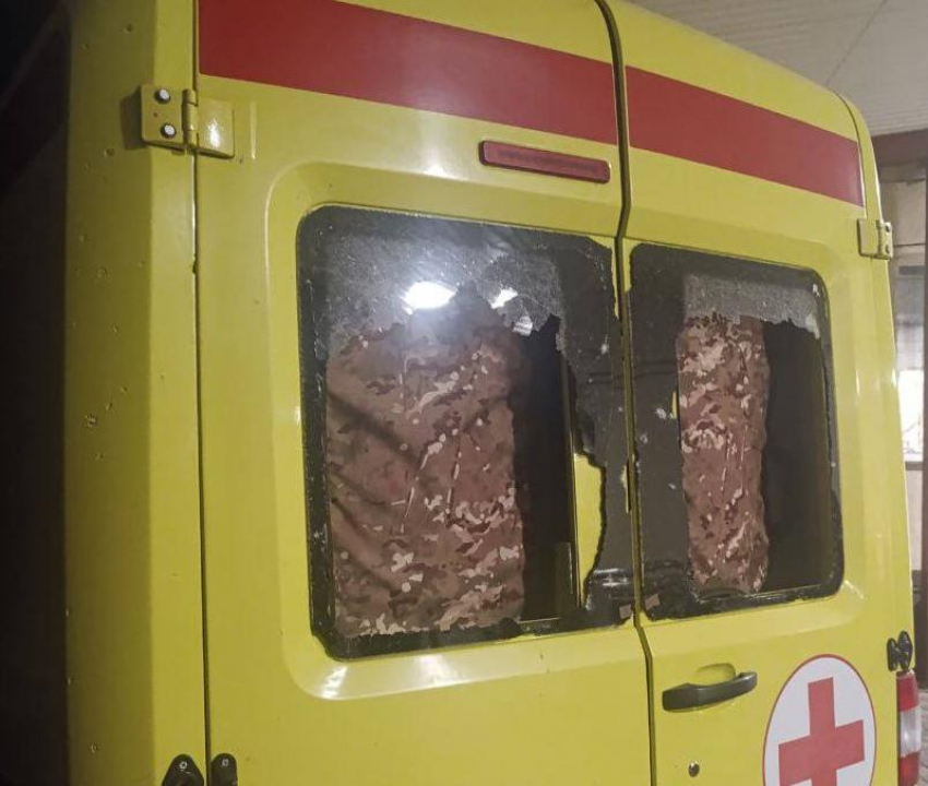 Пациентка и водитель ранены после удара ВСУ по машине «скорой» в запорожском селе