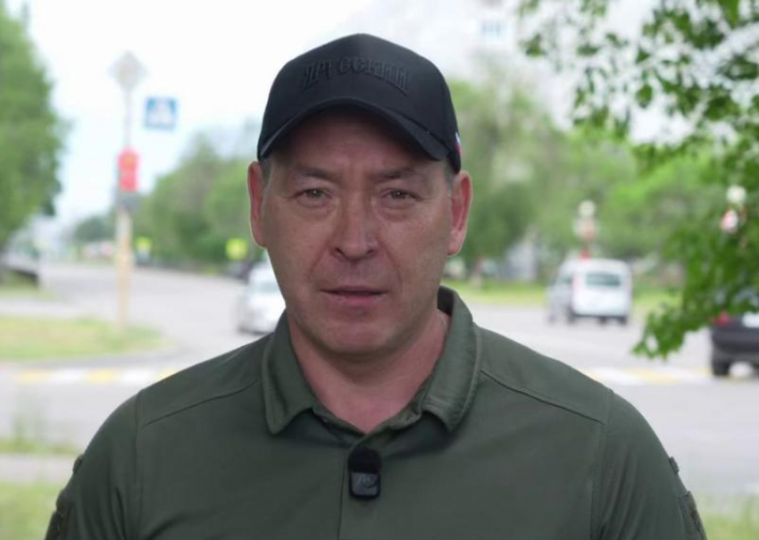 Мэр Пухов призвал жителей Энергодара без необходимости не выходить на улицу 