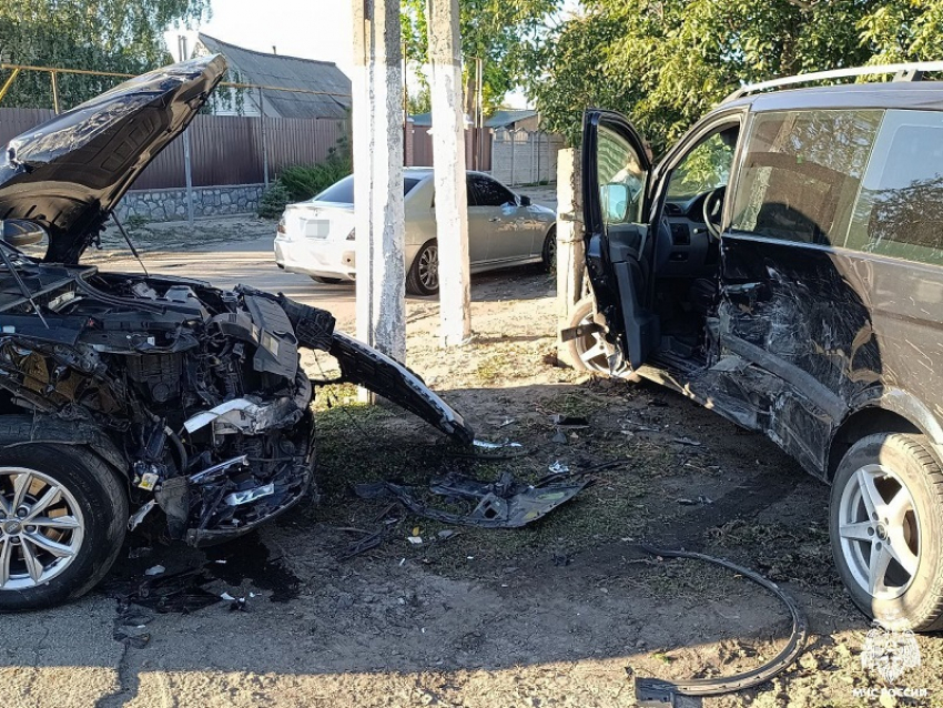 16-летняя пассажирка пострадала в жуткой аварии с двумя иномарками в Мелитополе