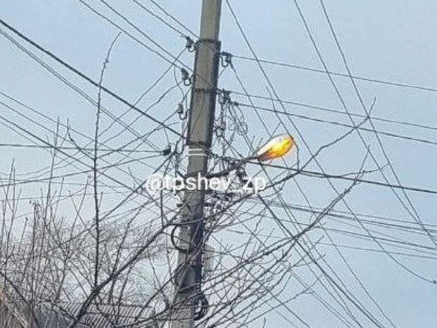 Работающие днём фонари возмутили жителей города Запорожье