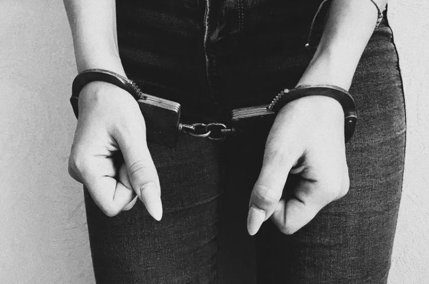 Более 13 тысяч пачек немаркированных сигарет изъяли у бизнес-леди из Бердянска