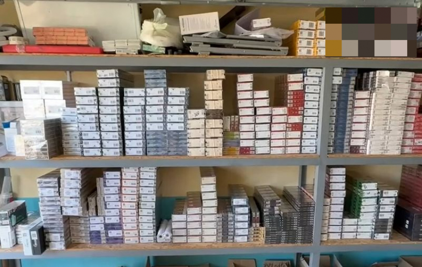 ФСБ обнаружила целый склад немаркированных сигарет в Бердянске