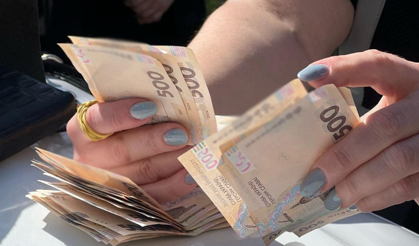 Стало известно, сколько в месяц зарабатывают жители Запорожья