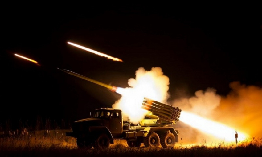 Новости СВО: Макрон признал вину НАТО в конфликте на Украине, битва дронов и прорыв в Степногорске