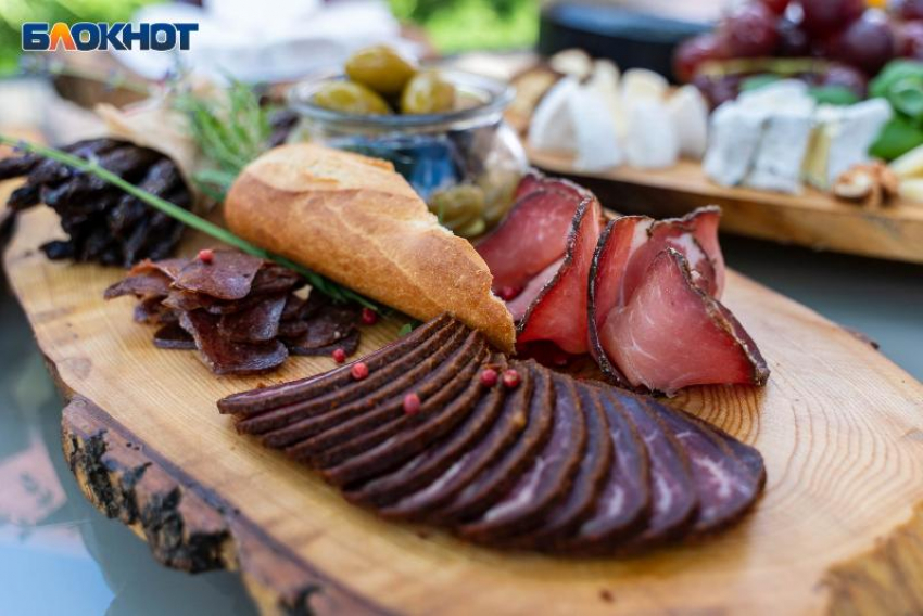 В каких четырех кафе Мелитополя нашли протухшие продукты 
