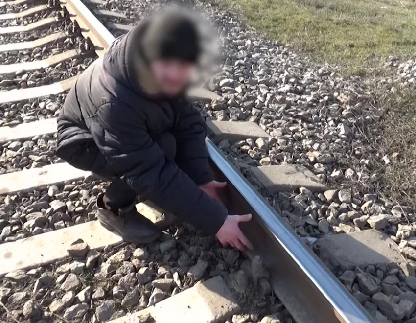 Террориста Дьяченко осудили на 20 лет за подготовку подрыва железной дороги под Токмаком