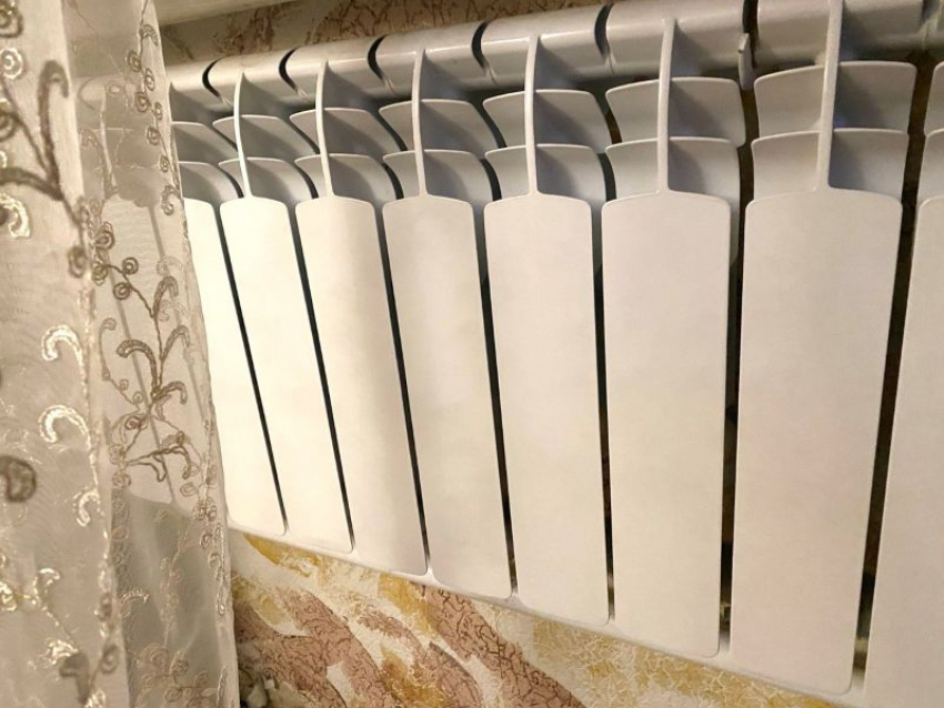 Напряжение падает до 160 вольт: власти Днепрорудного объяснили жителям, почему в их домах нет тепла