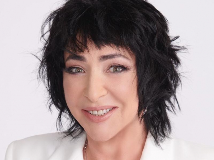 Жертвовавшая на роспись храма в Мелитополе певица Лолита рассказала, как «голая вечеринка» изменила её жизнь