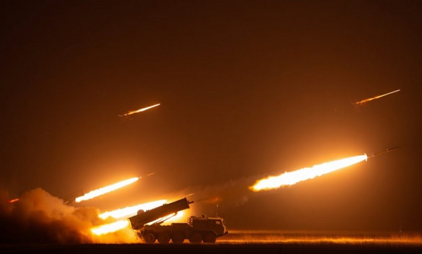 В Запорожье прогремела серия взрывов после ударов по объектам ВСУ