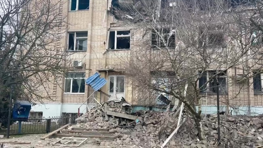 Последствия ночного удара ВСУ по зданию почты в Приморске показал губернатор Балицкий