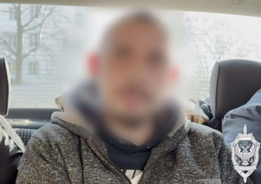 ФСБ показала задержание шпиона, который передавал врагу данные о ВС РФ в Пологах