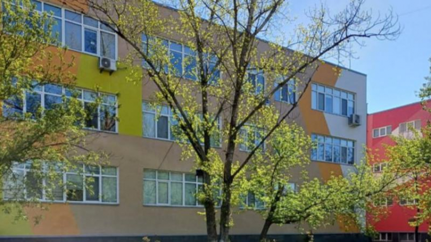 Украинский беспилотник упал во двор дома возле мэрии Энергодара