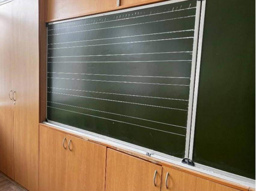 Читатели «Блокнота» ответили, нужно ли переводить школьников Днепрорудного на дистант