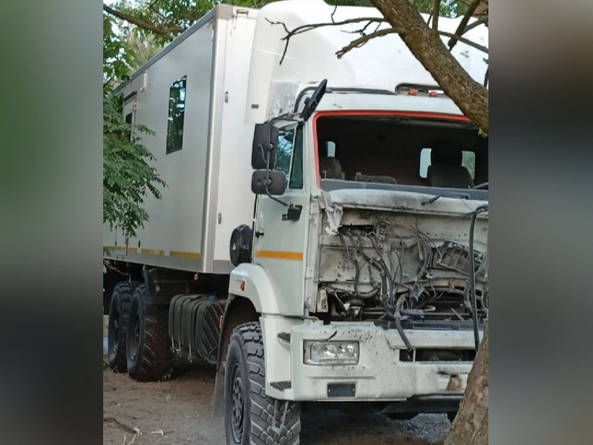 Боевики ВСУ три раза ударили по медсанчасти в Энергодаре