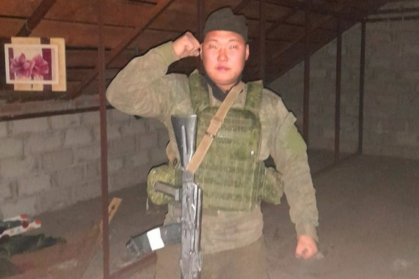 «Медсестра упала в обморок»: раненный насмерть боец-якут «воскрес» по пути в морг на Запорожском фронте СВО