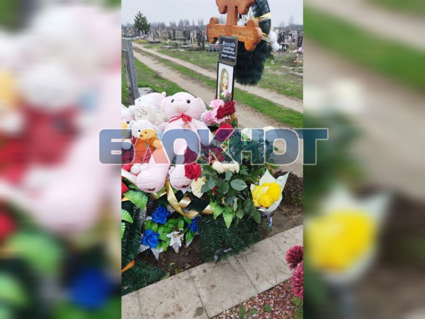 Как выглядит могила сбитой экс-прокурором Поздеевым Лизы Мелиховой в Мелитополе спустя 3 месяца после ДТП