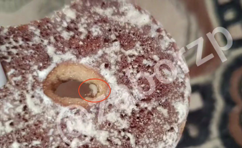 Сладости с червями и пауками начали продавать в запорожских магазинах