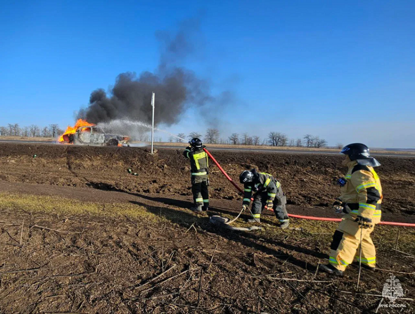 «Жигули» сгорели дотла из-за замыкания проводки под Бердянском 