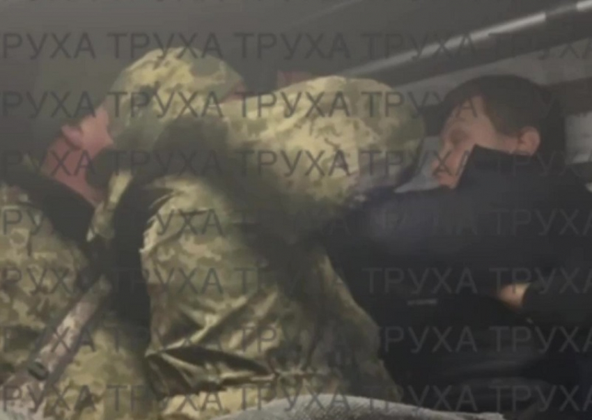 Военком набросился на запорожца в маршрутке и угрожал газовым баллончиком