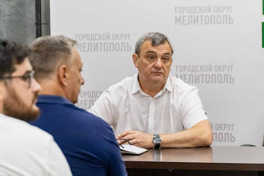 Мэр Золотарёв попросил жителей Мелитополя экономить свет и воду на фоне экстремальной жары