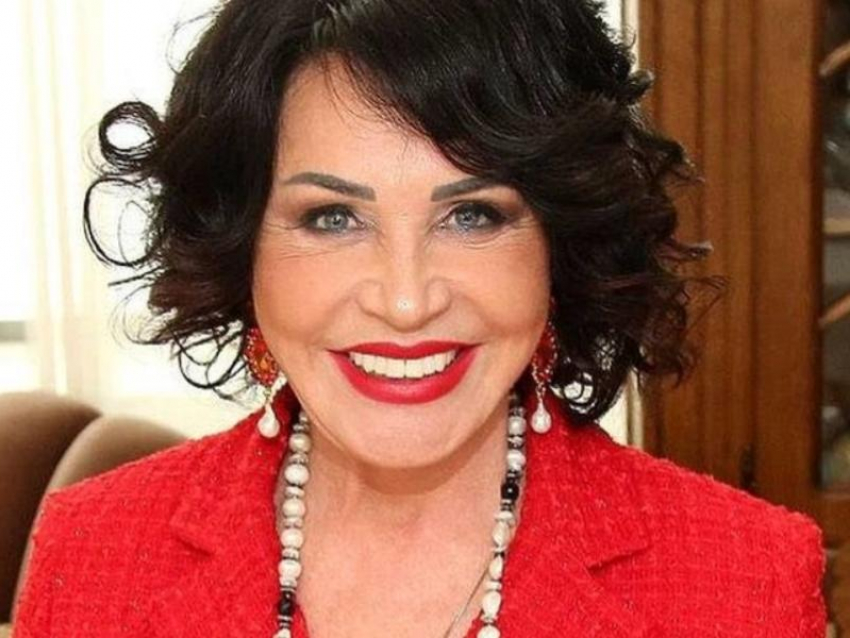 Так и не спела для запорожцев: собиравшуюся на гастроли в новые регионы Бабкину Путин отметил госнаградой