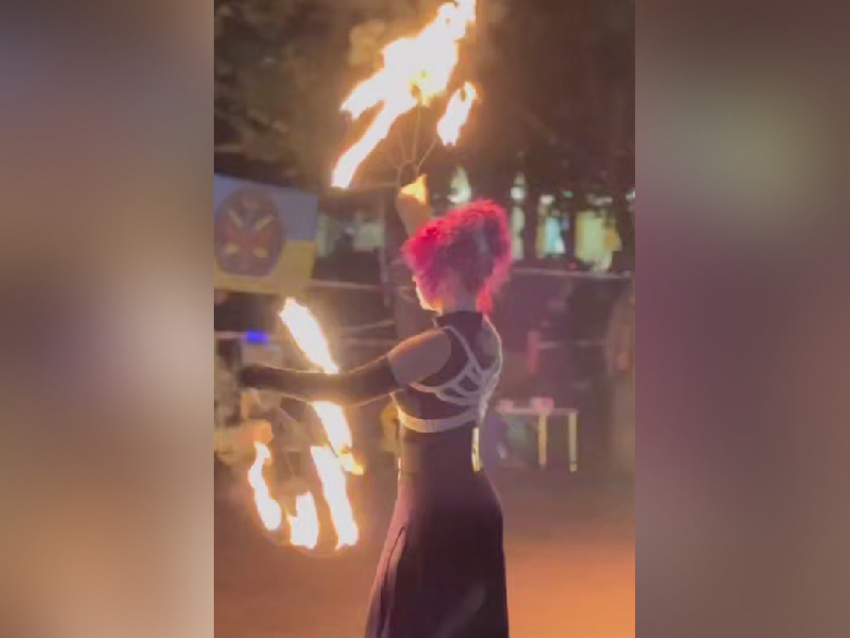 Опасные танцы с огнём сняли на видео в Запорожье