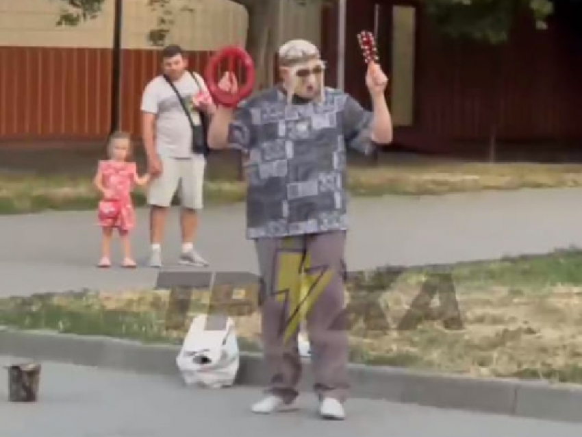 Шамана сняли на видео в Запорожье