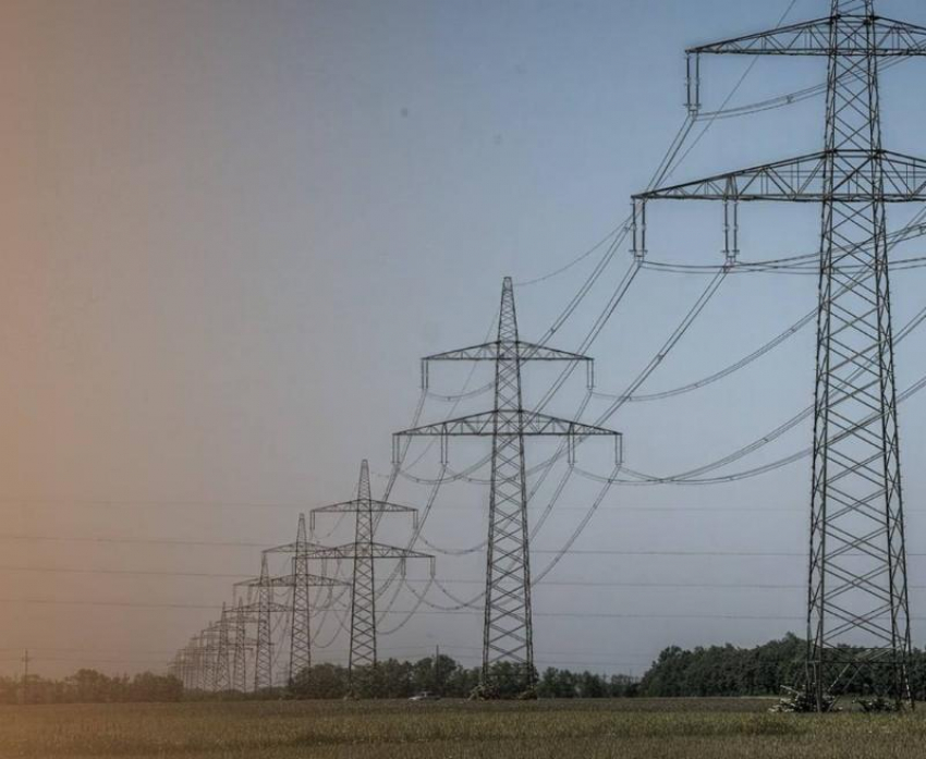 Почти 5 тысяч жителей Пологовского округа остались без света из-за отключения ЛЭП