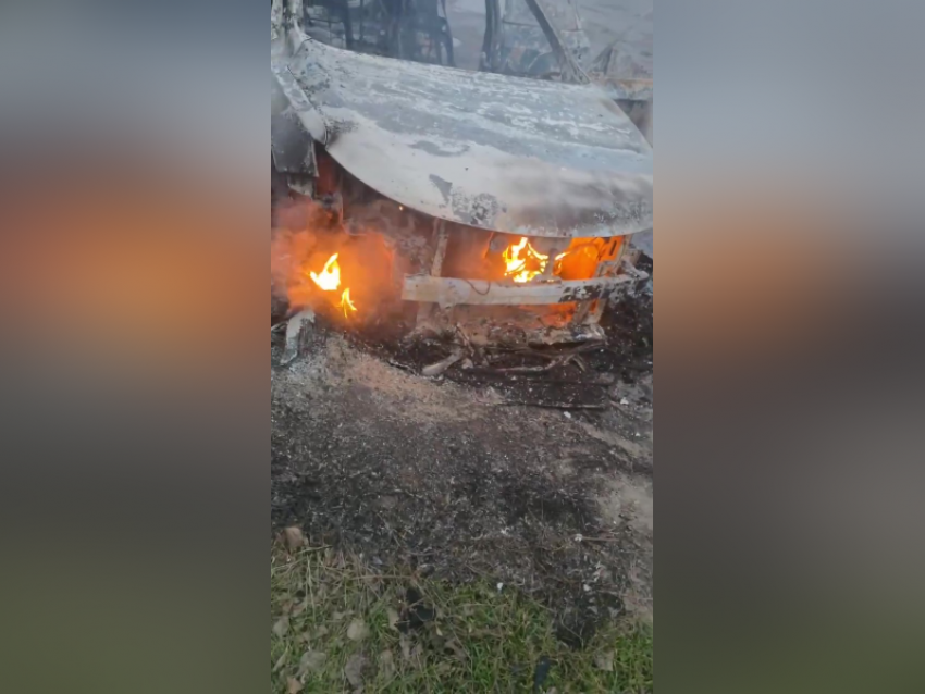 Дрон ВСУ ударил по гражданской машине в Пологах: появилось видео 