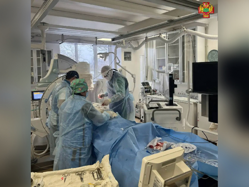 Бердянские врачи прооперировали женщину под угрозой остановки ее сердца