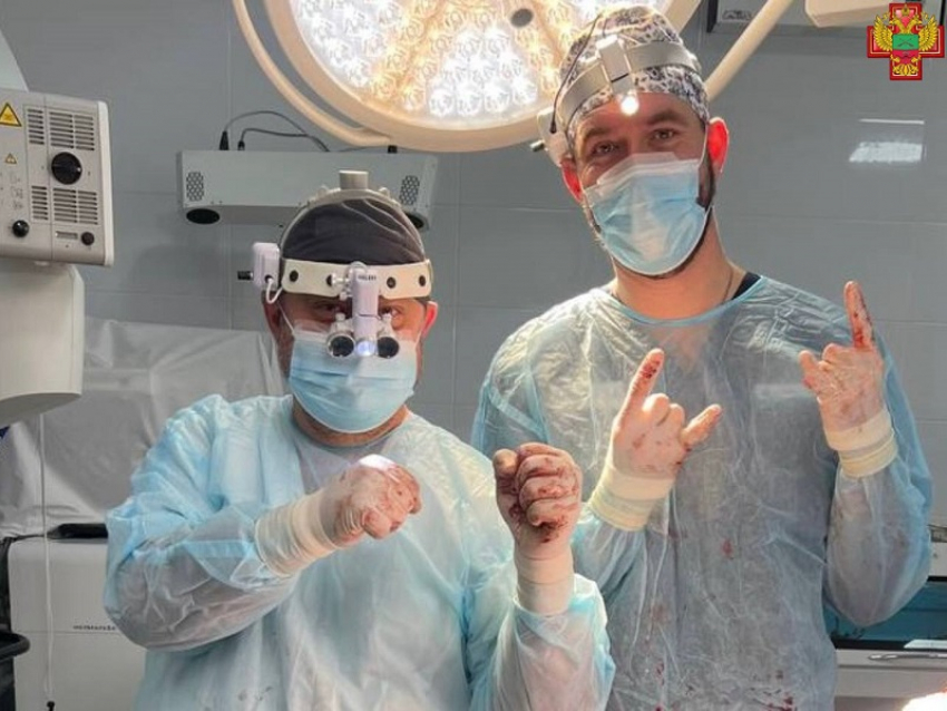 Запорожские нейрохирурги провели сложнейшую операцию по удалению опухоли мозга