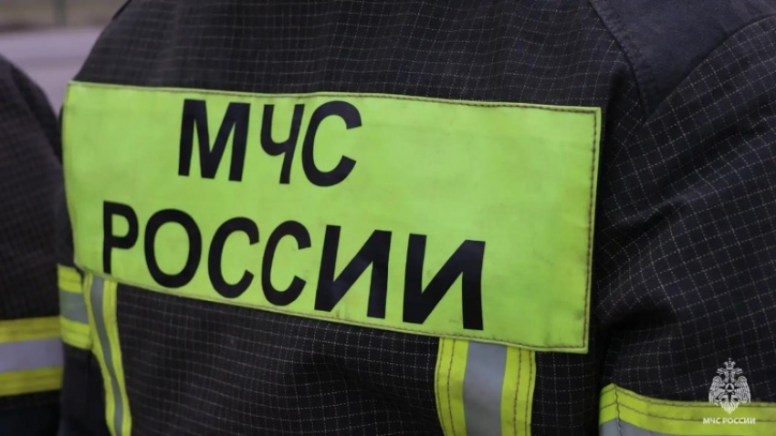 Дроны ВСУ дважды атаковали сотрудников МЧС во время тушения пожаров в Запорожской области